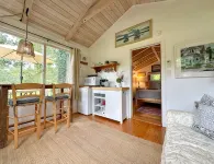 Small One Bedroom Private Cottage on Large Quiet Property. - 4-Star