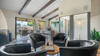 Luxury Retreat!! Heated Pool, Hot tub, grill and close to Everything! - สระว่ายน้ำส่วนตัว