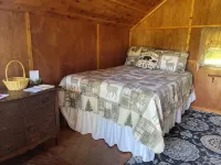 波比手指湖地區池塘邊小屋 - 木屋