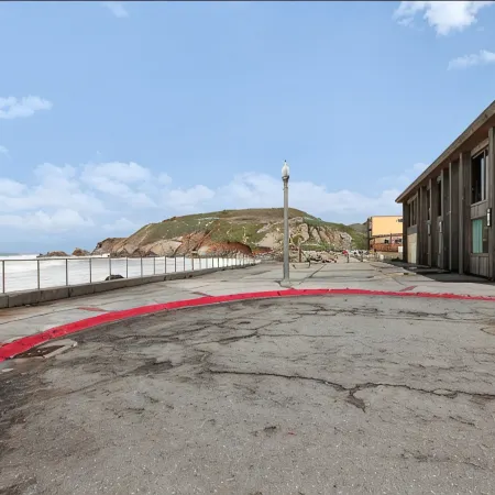 @ Marbella Lane - KnollTop Property | HotTub