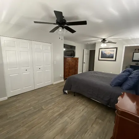 SilverKing Family Retreat - Dog Friendly!