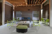 Home2 Suites by Hilton Duncan - parking