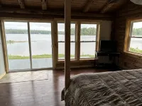 Beautiful private beach area within steps from the modern updated log home - 3 estrellas