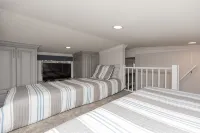 Watch the magnificent sunsets from Island Life! - 4-Star