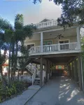 Condor Nest-private home-walk to downtown & the water! New heated POOL! - บูติค