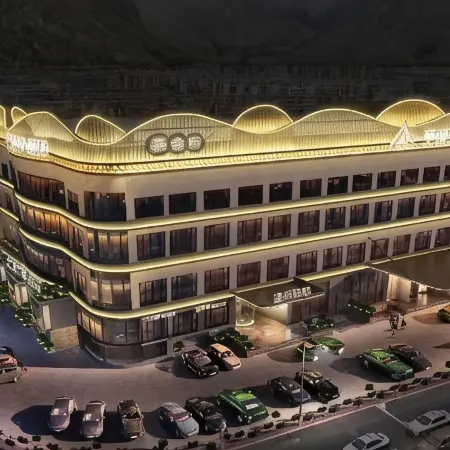 Lhasa Sacred City Royal Hotel (Zhaji Temple)