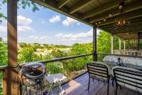Incredible Waterfront! Relaxing!- Swim & Fish, Pool Access - Wifi