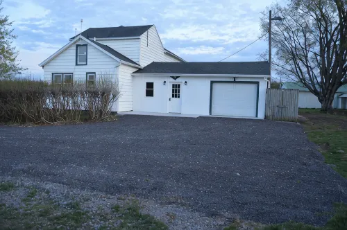 Apple View- Quiet, handicap accessible country home with a hot tub! - 3-Star