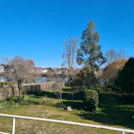 Town house on the banks of the vienne Hotéis em Chatellerault