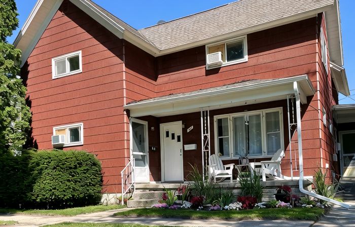 Relax at Redberry House—just blocks from downtown and Lake MI beaches