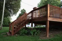 俯瞰阿克雷湖的迷人木屋 - 小木屋