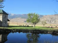 Historic 2 Story Hand-Hewn Log Cabin Next to Yellowstone Park - Alphydda
