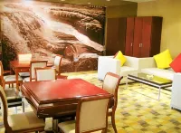 Holiday Dynasty Hotel - bar