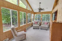 Golf Course Getaway: XL Cabin w/ Hot Tub, Pools, Beaches, Game Room, King Bed - gimnasio