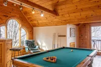 Long-Range Mtn Views, Huge Deck, Spa, Play Room, 1 Mile to Ski Resort & Trails - balcony