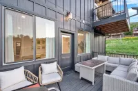Family-friendly Retreat w/ Hot Tub, Games & Views! - 4-Star