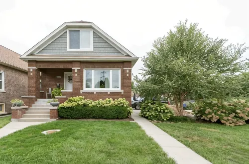 Beautiful Berwyn Bungalow Close to Downtown Chicago - Homestays