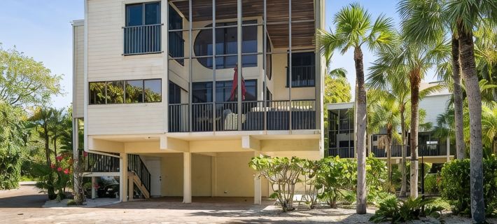 Island Townhouse Steps from the Ocean, Large Lanai, Heated Pool - Summer Avail Hotels in Sanibel