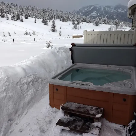Meadow Magic + Free Night! Spa, Gourmet Kitchen, 2 Free Mtb's, 1hr2 Yellowstone