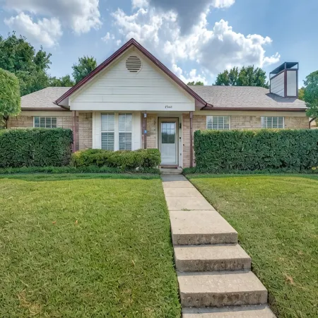 10 Min to Everything! Charming 3Br in Prime Frisco