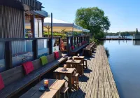 Riverside Hotel - Pet friendly