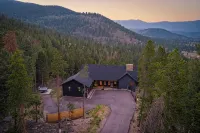 Luxe Mtn Retreat, Epic Views, Hot Tub, Stargazing Bed, Firepit, Red Rocks - 4-Star