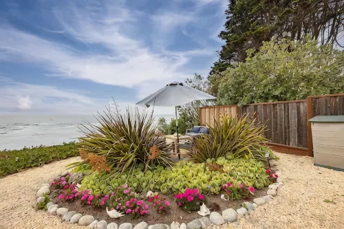 OCEAN FRONT Beach Cottage with Panoramic Views!!! - Wifi