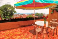 Hotel Casa Encantada - parking