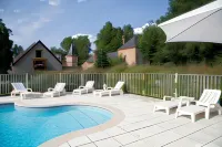 Hostellerie du Château les Muids - Yüzme Havuzu