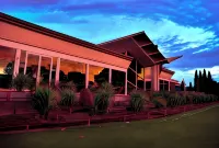 Renmark Country Club - Parking