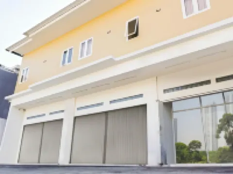 City Residence Kutai 32 Hotels in Wonokromo