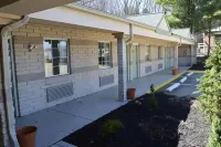 Economy Inn Cuyahoga Falls Hotels in Akron