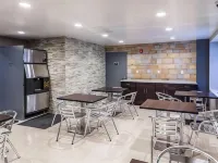 Umbrella Hotel Brooklyn Hotels near Bensonhurst Park