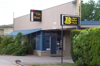 Elm Motel Hotels near Harvey Norman Bendigo