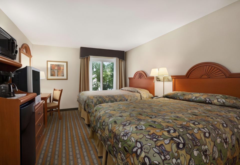 Hotel Vinea, a Travelodge by Wyndham - Housity