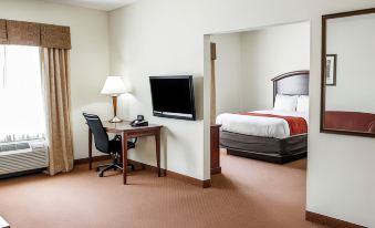 Comfort Suites Near Indianapolis Airport