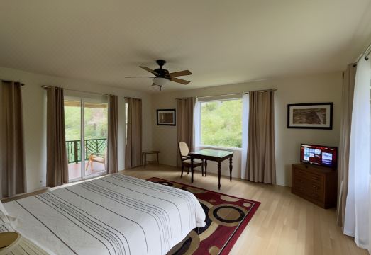 Volcano Forest Inn Hotel Overview