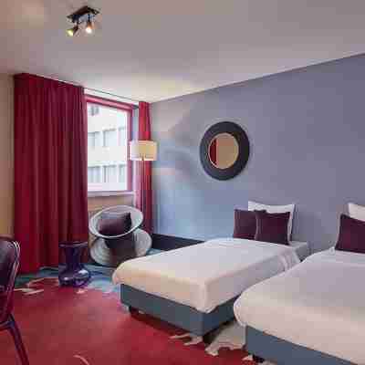 Carlton Square Hotel Rooms