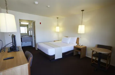 E-Z 8 Motel Newark Hotel di Fremont