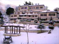Hotel Taxiarches فنادق في Kentriko Zagori