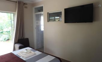 2 Bedroomed Apartment with en-Suite and Kitchenette - 2069