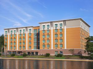 Cambria Hotel Denver International Airport