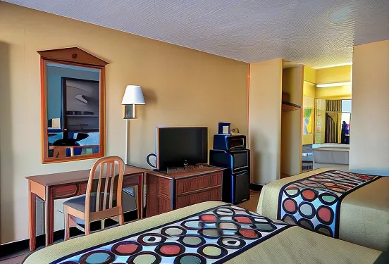 阿卡德爾菲亞-凱德谷地區温德姆速8酒店