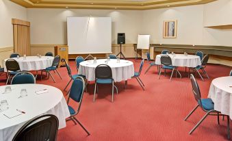 Quality Inn & Suites Edmonton International Airport