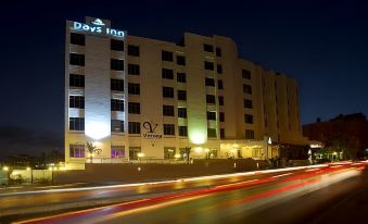 Days Inn by Wyndham Hotel Suites Amman