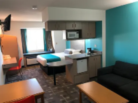 Howard Johnson by Wyndham Elk Grove Village/Chicago O'Hare Hotels in Elk Grove Village