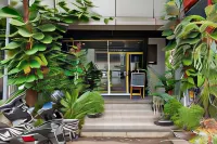 Urbanview Hotel Ellegan Residence Alam Sutera Serpong by RedDoorz Hotels in North Serpong