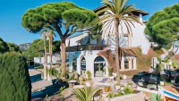 Hotel Roger de Flor by Seleqtta