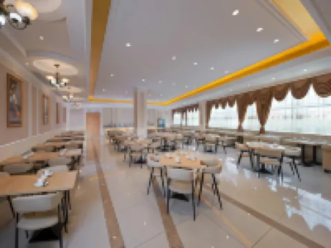 Vienna Hotel (Lingshui Center)