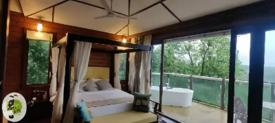 Amrutes' Nisarga Sahavas Các khách sạn ở Ladghar